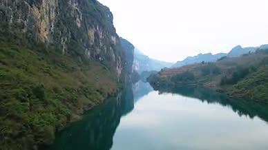 4K重庆乌江阿蓬江山河自然风光山峰河流视频的预览图